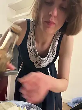 kamorana (F young) - Caressing pussy on a bench