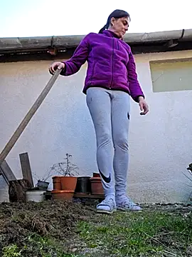 isabellecraft (F milf) - Lets play nacked în carr