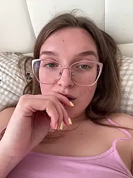 bellatrisssaa - Bellatrisssaa's free webcam - UK Sex Cams