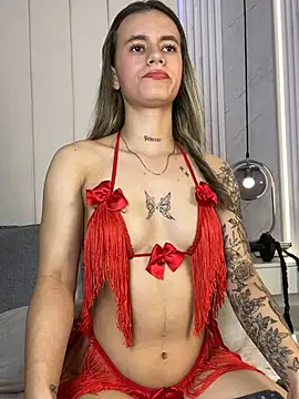 Webcam Model (JuliaColemann) is live