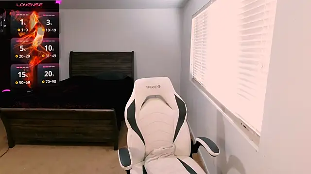 britteebee (F milf) - ocean squirt