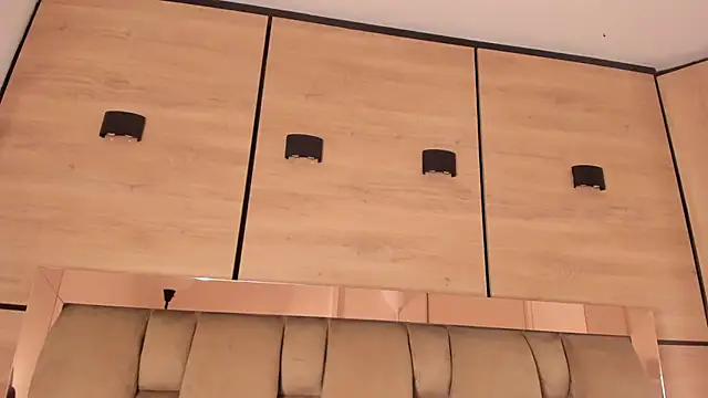 karol_lewiss - Karol_lewiss's free webcam - UK Sex Cams