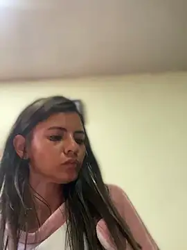 Webcam Model (Esperanza_GS)  is live.Free join now!