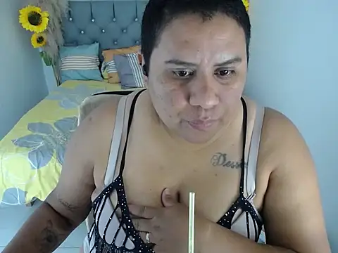 hotlesby_valery webcam