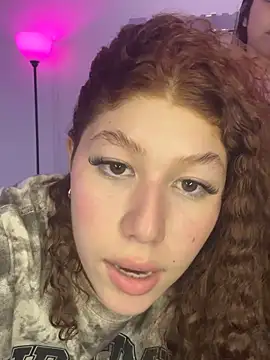 Strawberry_Girls3 webcam