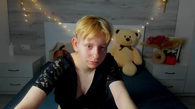 elorablu - EloraBlu's free webcam - UK Sex Cams