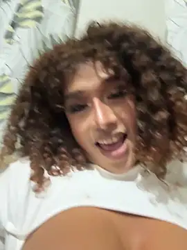 KrazzyElliot live sex cam