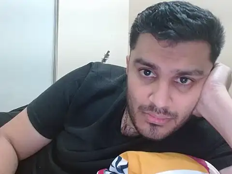 robintoit (M young) - 1000 token to  dick open