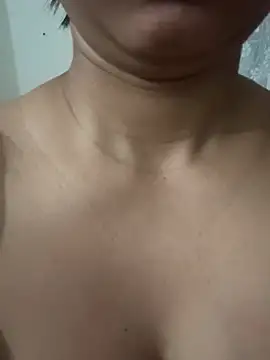 x_chaht (F teen) - Milk  boobs