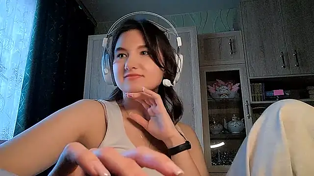 MiryDeni webcam stripchat model stream image