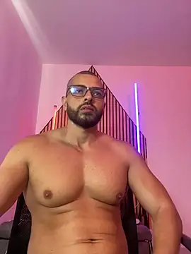 magnumchris - Magnumchris's free webcam - UK Sex Cams