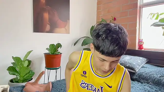 andy_belier23 (M twink) - masturbation one hour