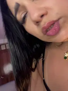 Webcam Model (MadissonFord)  is live.Free join now!