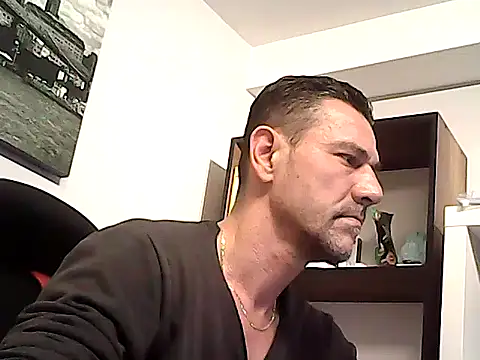 mastercharisma35 (Ask my age) - like tip + 150 tokens 4 minute private