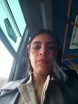 astrid-- (F young) - Start masturbating😈