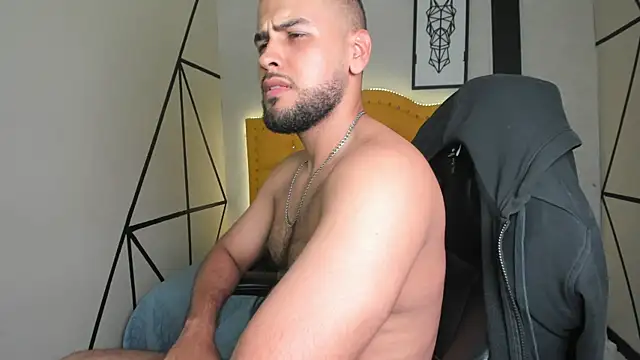 marcus_soler (M twink) - make me so hot that I will fuck my toy🔥