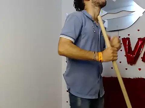 caius_fox (M young) - masturbate x 10 min full naked