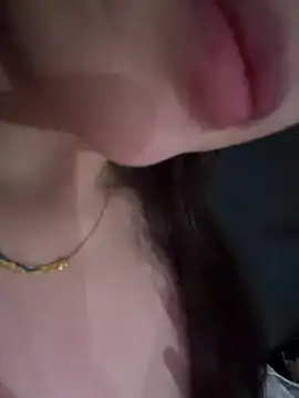 Yiyi-707 from StripChat is Freechat