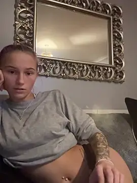 Milssweetx Live Webcam on Stripchat