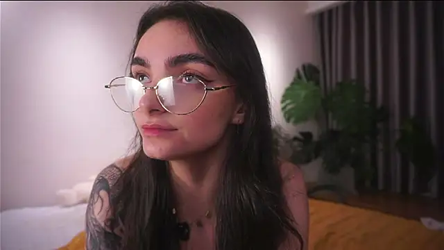 morena_dolce (F teen) - fuck me with dildo