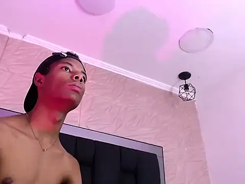 santiago_ortiz_ - Santiago_Ortiz_'s free webcam - UK Sex Cams