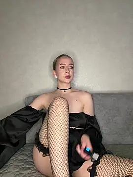 Webcam Model (MissOyee)  is live.Free join now!