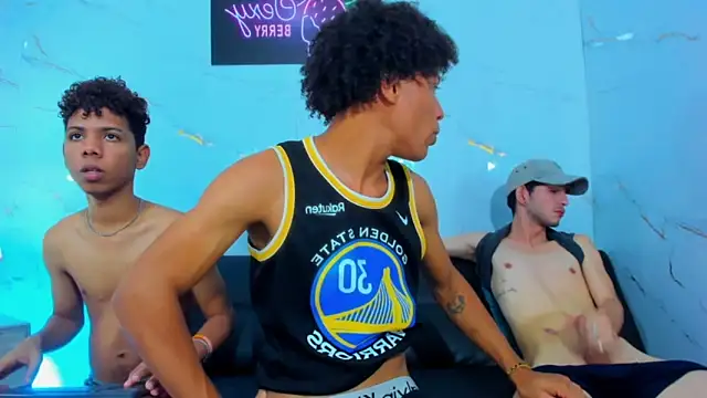 Spicy_guys webcam
