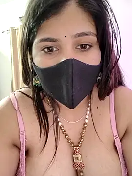 Busty_Priya