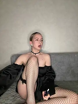 Webcam Model (MissOyee)  is live.Free join now!