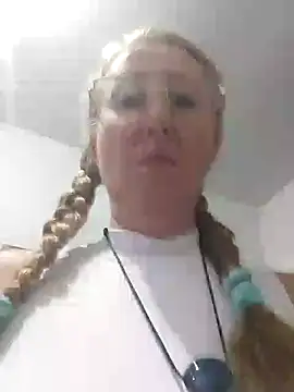 mileide980 (F mature) - Macas dobrável para renda extra