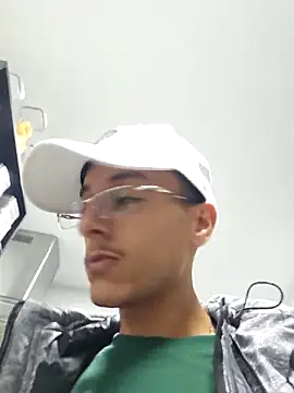 jhowbala (M young) - #bisexuals #black-hair #brazilian #cam2cam #cumshot #dirty-talk #ejaculation #flashing #handjob #hd #masturbation #middle-priced-privates #mobile #new #portuguese-speaking #precum #sexting #skinny #small-audience #trimmed #white #young