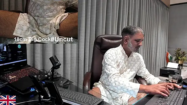 OnlineBossUK live sex cam