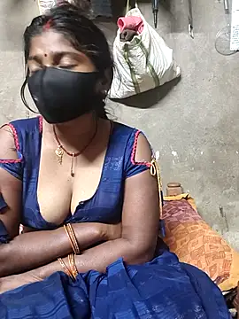 Arti032's Stripchat show and profile