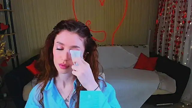 christinaconteeree - ChristinaConteeree's free webcam