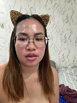 Ponthip live sex cam