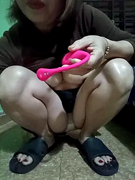 sexyqueen99 - SexyQueen99's free webcam - UK Sex Cams