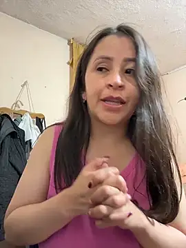 latinfemale - Latinfemale's free webcam - UK Sex Cams