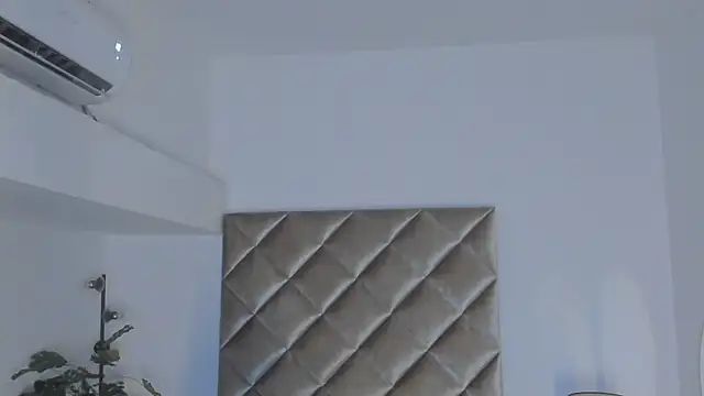 malaia_hills - Malaia_hills's free webcam - UK Sex Cams