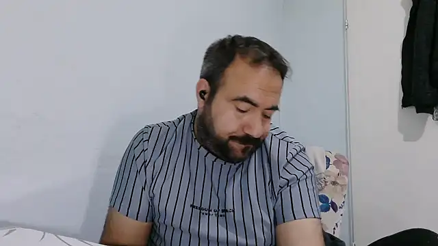 mio_jaks (Ask my age) - Does anyone want sperm? :wanker: