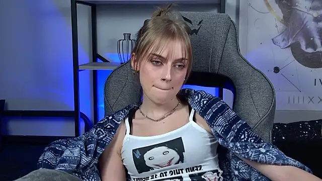 kiramontoya (F young) - Take off your bra