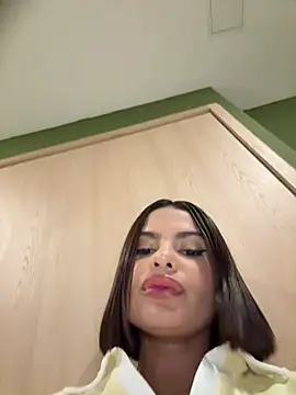 irina_velvett (Ask my age) - Take off my thong in public 😈💦