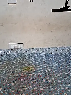 akni_ (F teen) - oil on boobs