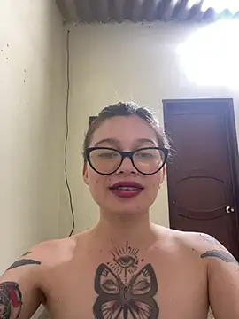 Webcam Model (KoraSweett)  is live.Free join now!