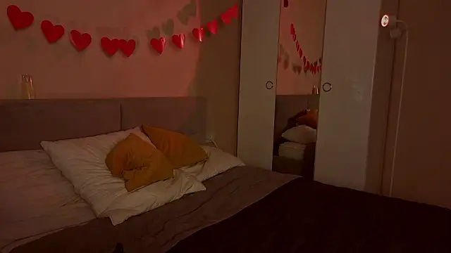 mia_luw - Mia_Luw's free webcam - UK Sex Cams