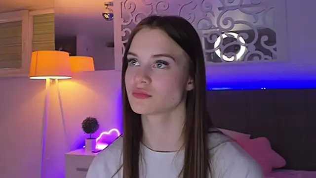 luisaclover - LuisaClover's free webcam - UK Sex Cams