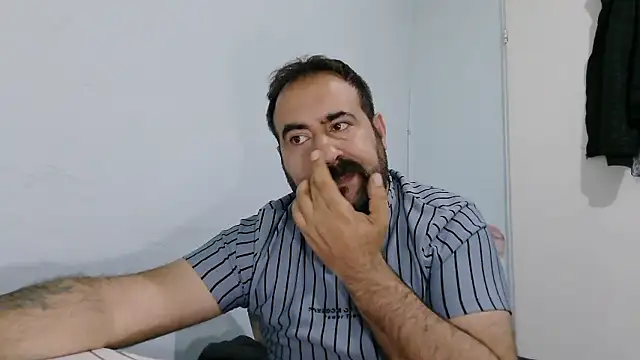 mio_jaks (Ask my age) - Does anyone want sperm? :wanker: