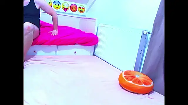 evehotty (Ask my age) - show tits