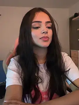 Webcam Model (anniehart)  is live.Free join now!