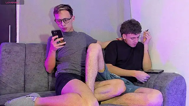 two_sexboys - Two_sexboys's free webcam