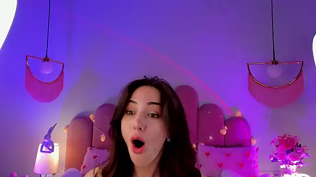 elsayoung - ElsaYoung's free webcam - UK Sex Cams